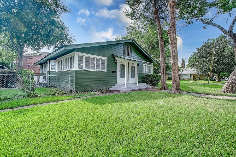 4608 Michaux St unit 2, Houston, TX 77009 - photo 1