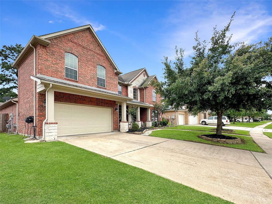 Welcome home to this charming community with neighborhood pool, park, fishing ponds and walking paths.  Walking distance to top rated Tomball ISD schools.  Full yard sprinkler system makes for easy lawn maintenance and premium Volt landscape lighting adds a touch of elegance to both the front and back yards.