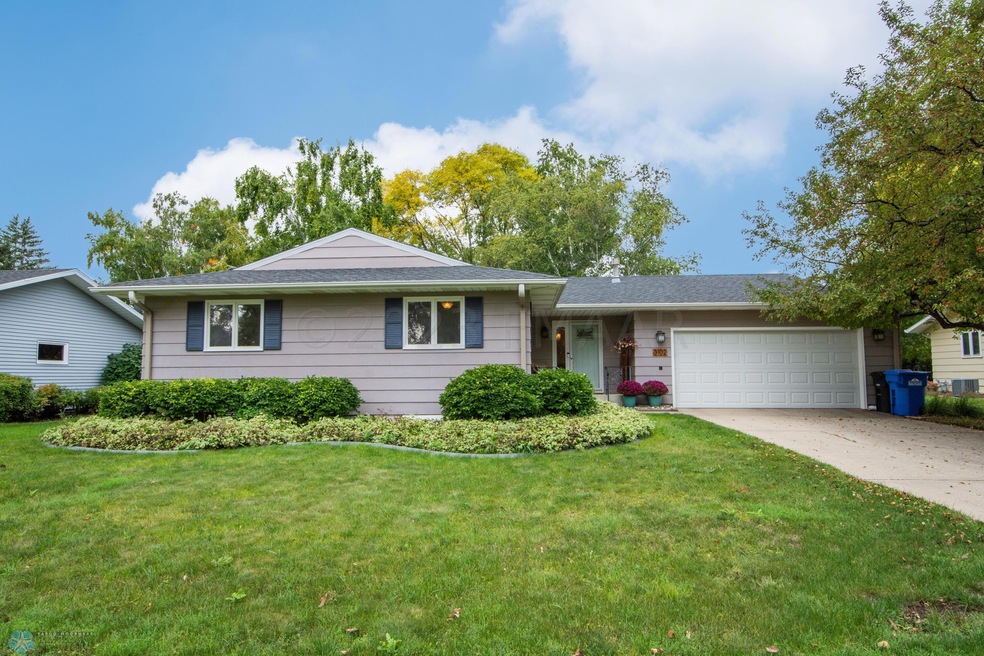 3102 2nd St N, Fargo, ND 58102 - photo 1