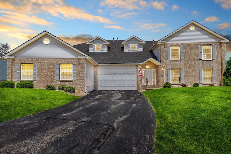 3490 Willowridge Rd unit D, Marion, IA 52302 - photo 1