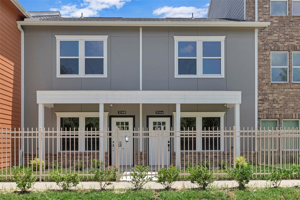 5262 Ella Blvd unit 306 A/B, Houston, TX 77018 - photo 1
