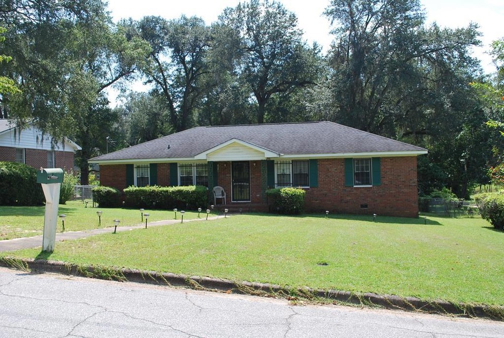 1914 Avalon Ave, Albany, GA 31707 - photo 1