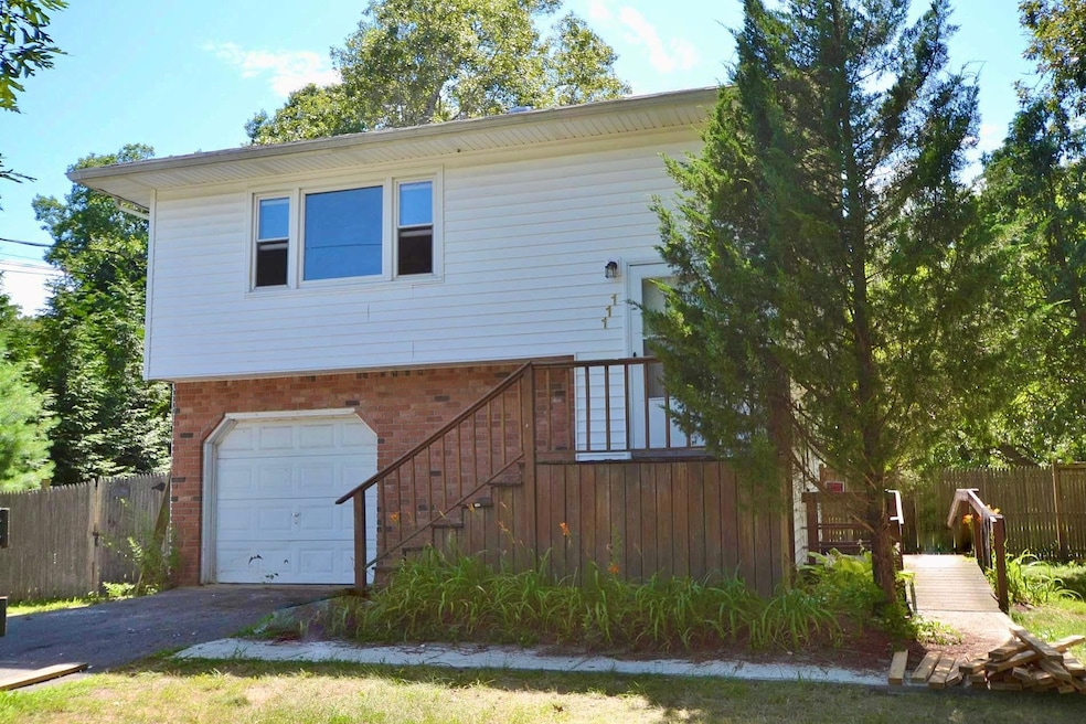 Sold $585,000 • Co-Listing Agent