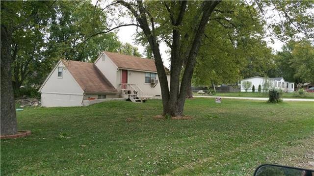 109 S Franklin Dr, Raymore, MO 64083 - photo 1