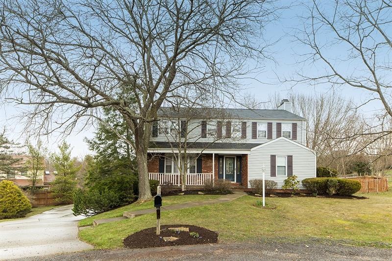 Welcome home to a freshly landscaped cul-de-sac ho