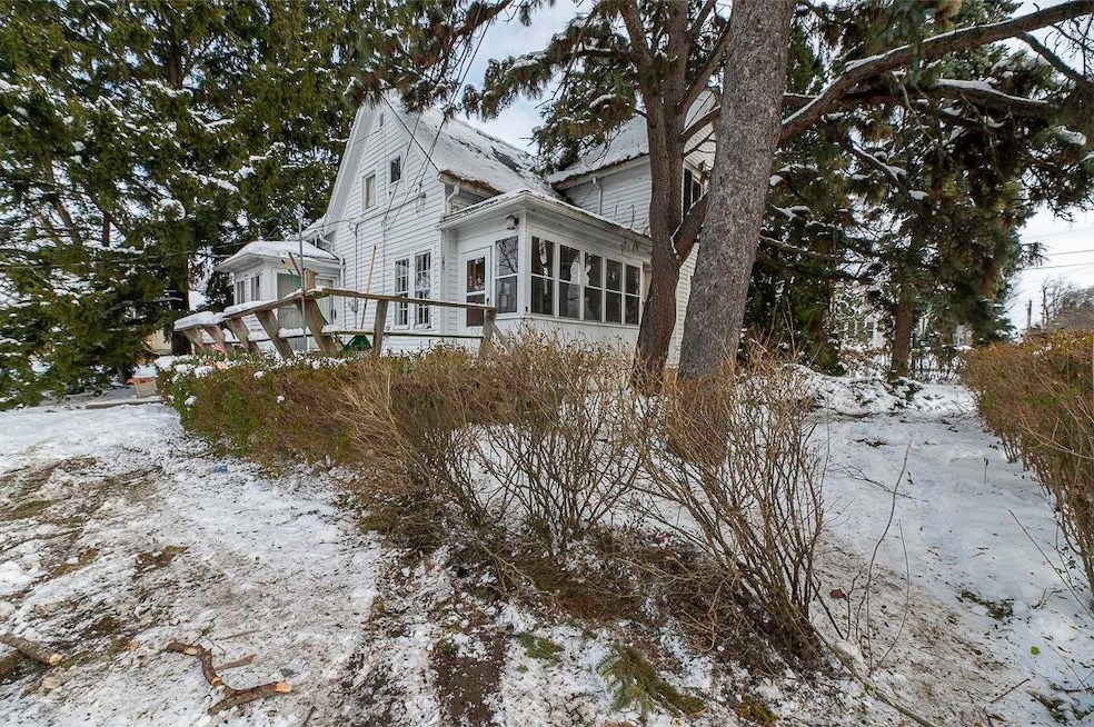 204 N Queen St, Whitewater, WI 53190 - photo 1