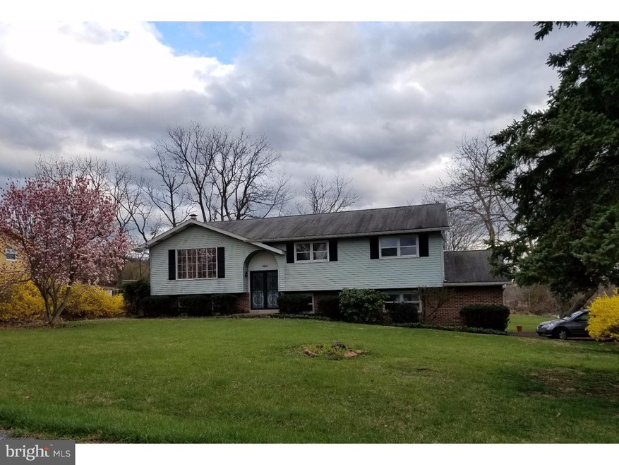 4556 S Sunset Dr, Coopersburg, PA 18036 - photo 1