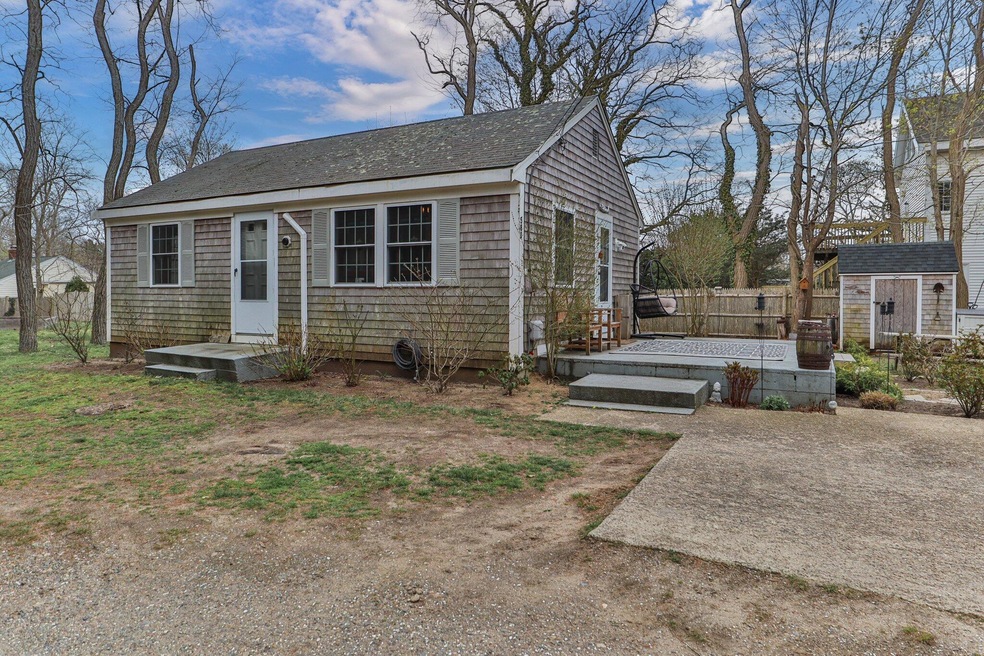 4-web-or-mls-582-massasoit-rd
