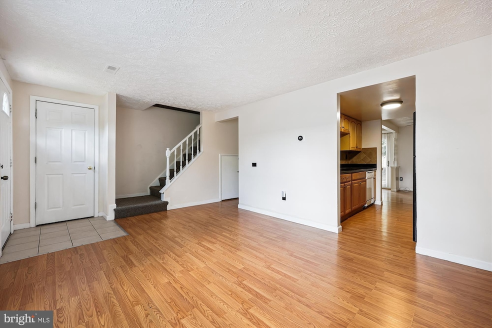 11116 Cedarbluff Ln, Germantown, MD 20876 - photo 1