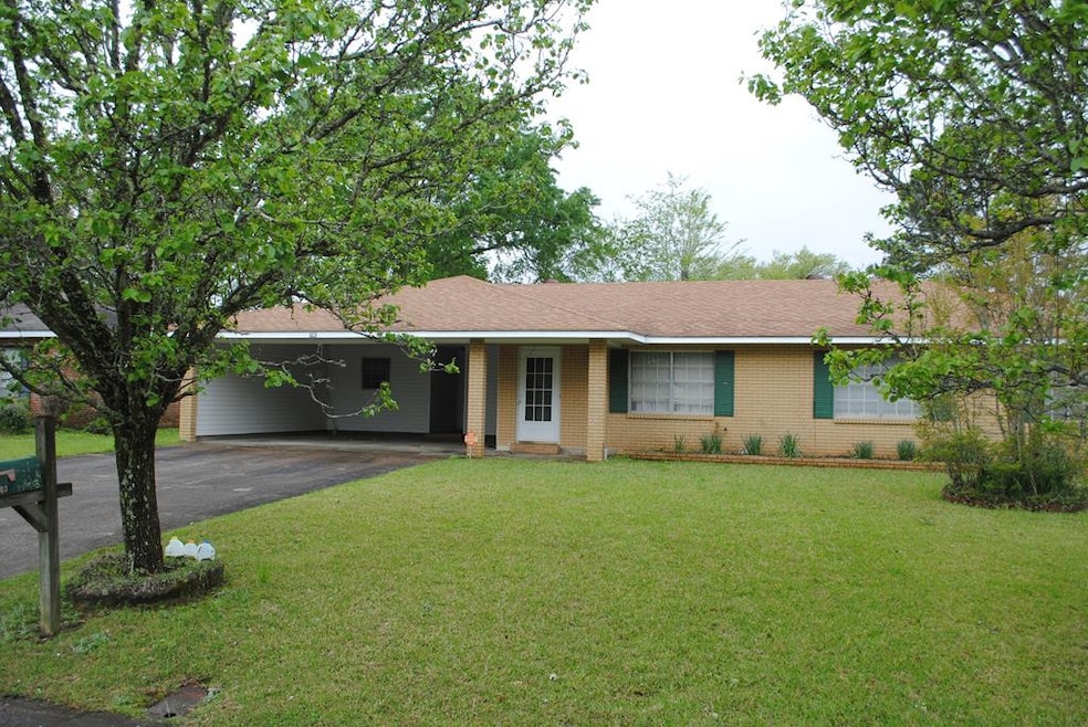 603 Maxine Ave, McComb, MS 39648 - photo 1