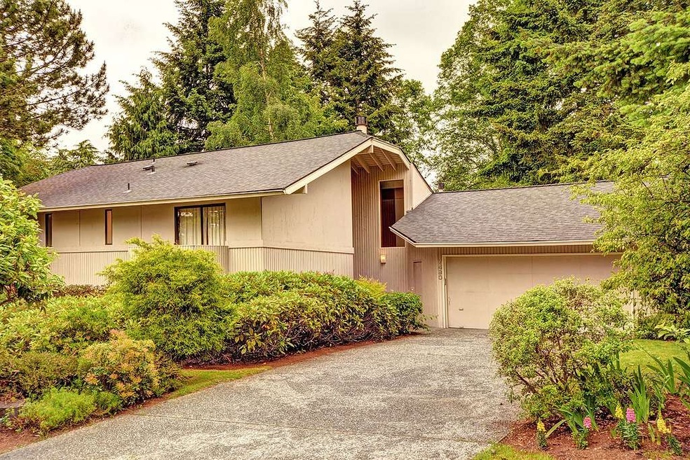 7490 85th Ave SE, Mercer Island, WA 98040 - photo 1