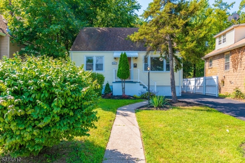 685 E Scott Ave, Rahway, NJ 07065 - photo 1