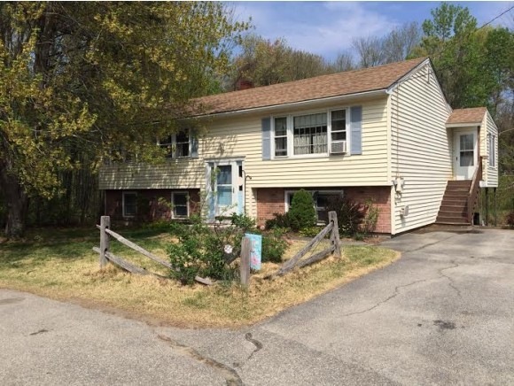 10 Robin Dr, Goffstown, NH 03045 - photo 1