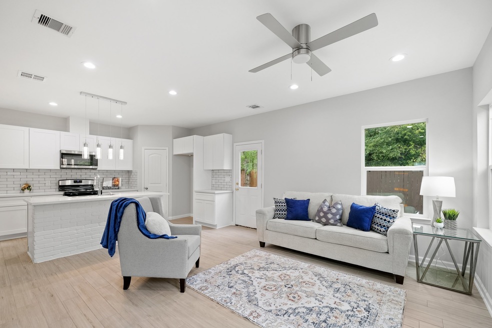 9291 Kingsflower Cir, Houston, TX 77075 - photo 1