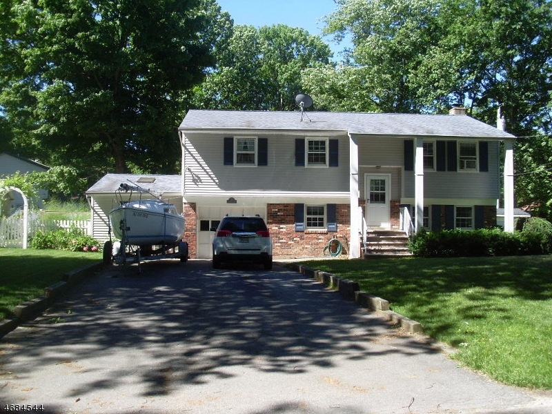 33 Evergreen Rd, Hewitt, NJ 07421 - photo 1
