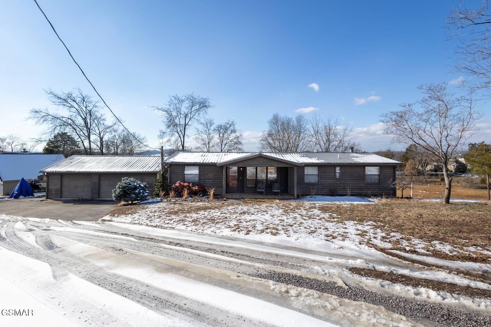 1369 Paradise Ln, Dandridge, TN 37725 - photo 1