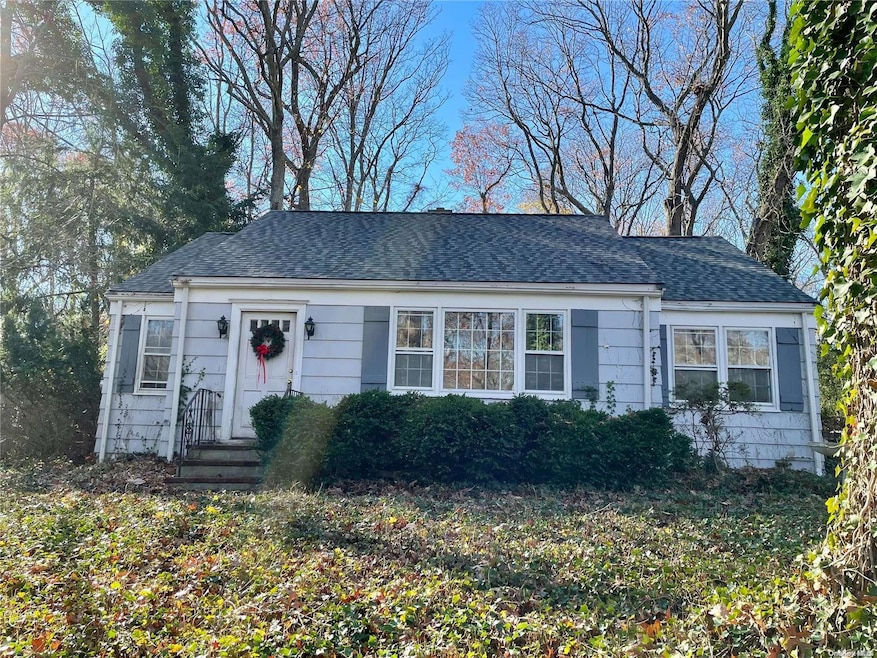 58 Mud Rd, Setauket, NY 11733 - photo 1