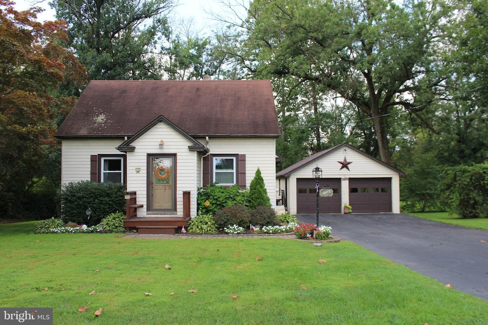 146 Wilkshire Rd, Doylestown, PA 18901 - photo 1