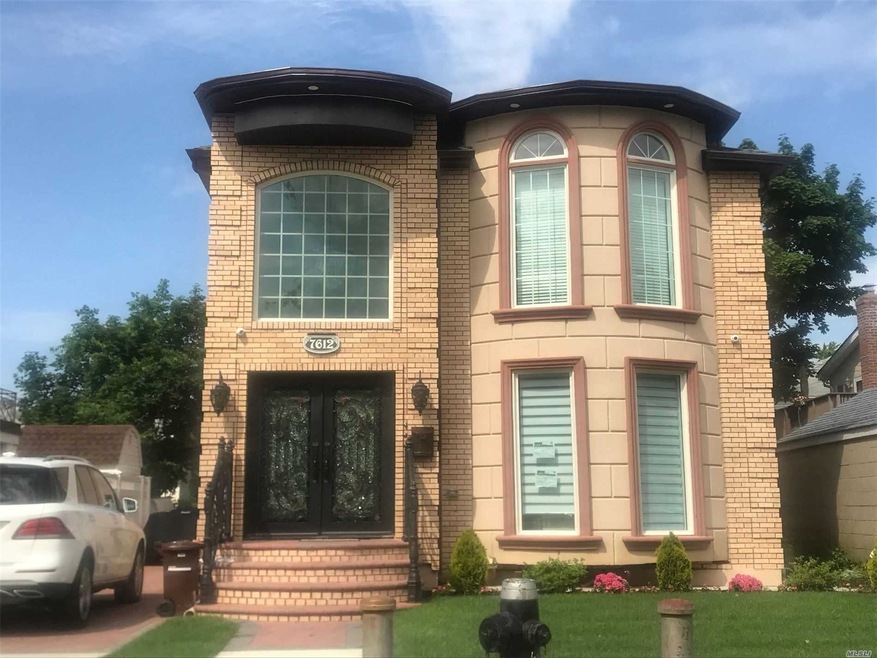 7612 252nd St, Bellerose, NY 11426 - photo 1