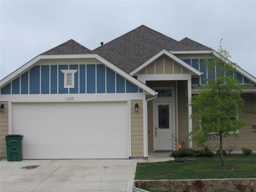 1438 Bluebonnet Blvd, Gainesville, TX 76240 - photo 1