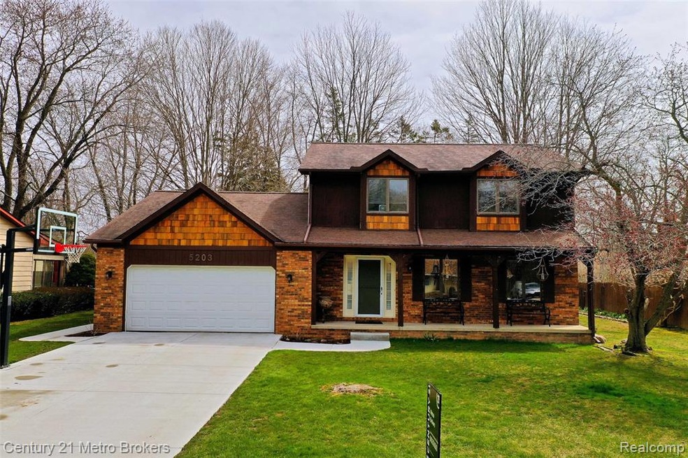 5203 Birchcrest Dr, Swartz Creek, MI 48473 - photo 1