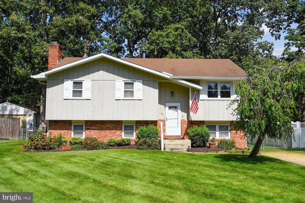 323 Cedar Ln, Annapolis, MD 21403 - photo 1