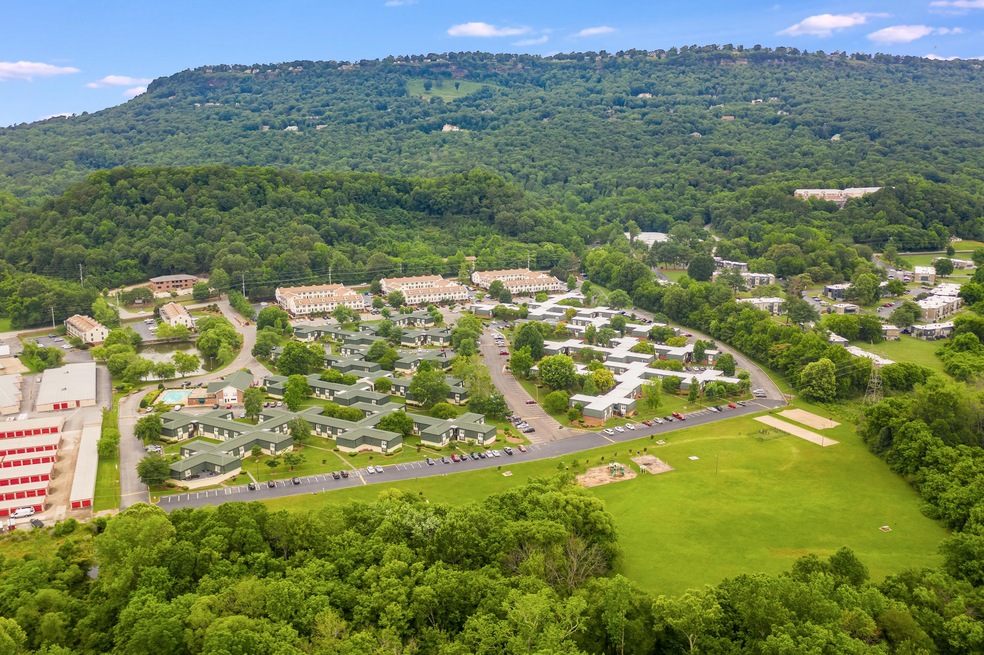 900 Mountain Creek Rd