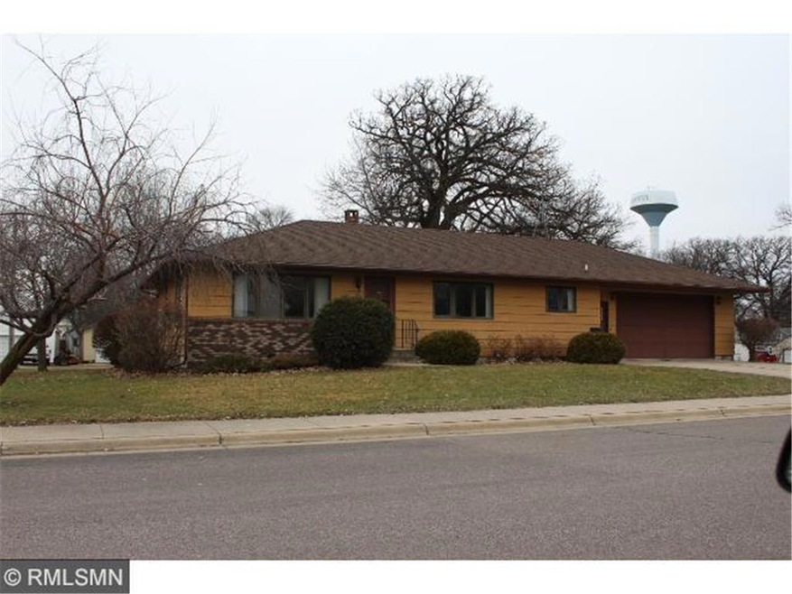 1985 built by Bussler Construction, 1380 foundatio