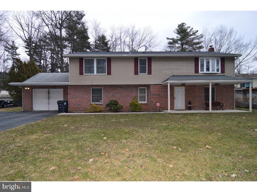 312 Lake Front Dr, Orwigsburg, PA 17961 - photo 1