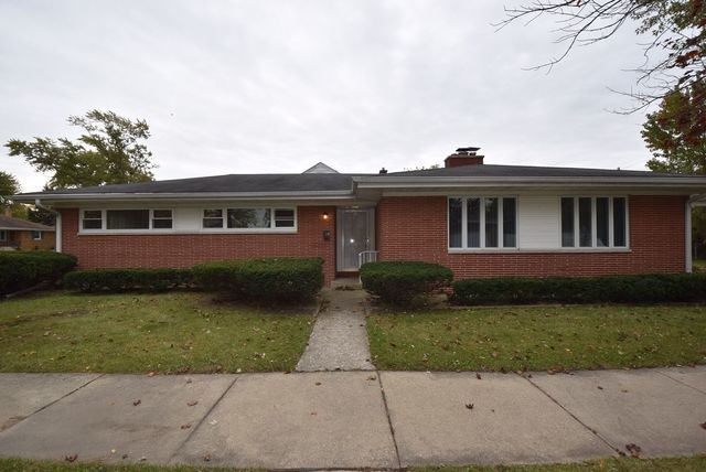 1900 Suffolk Ave, Westchester, IL 60154 - photo 1
