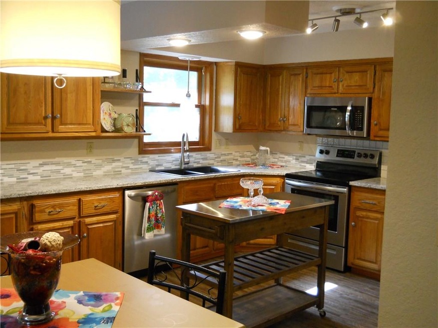 13 Cumbrian Dr, Bella Vista, AR 72714 - photo 1