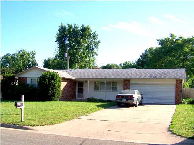 1215 JOANN, MULVANE, KS 67110 3-Bed 2-Bath Car Gar