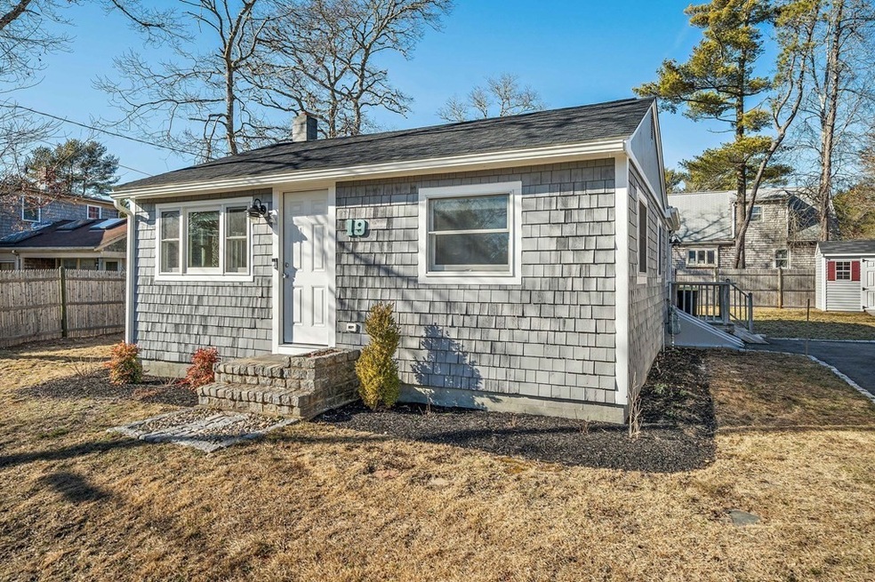 19 Jackson St, Plymouth, MA 02360 - photo 1
