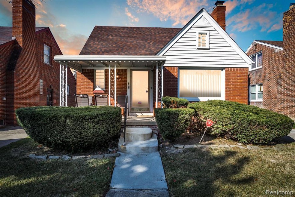 Welcome home to 14041 WARWICK Street!