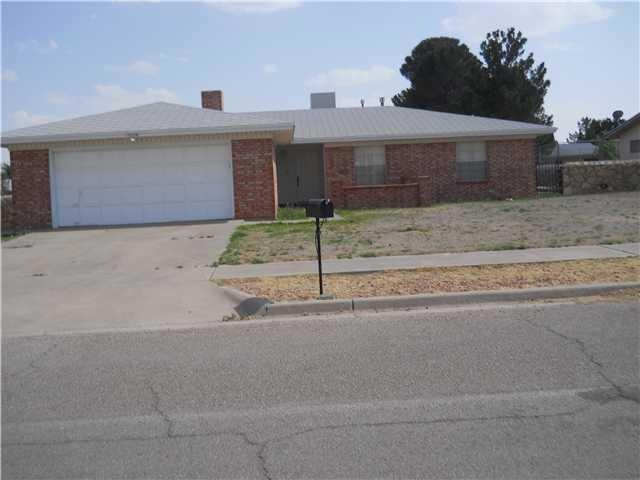 15324 Woodhill Ct, Horizon City, TX 79928 - photo 1