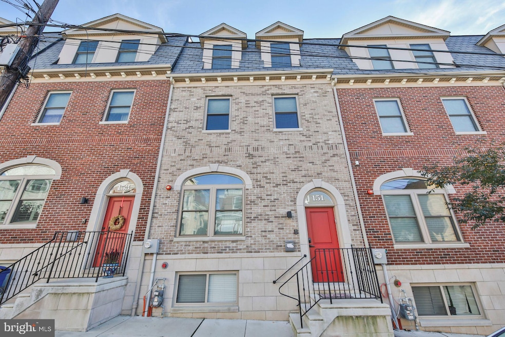 151 Green Ln, Philadelphia, PA 19127 - photo 1