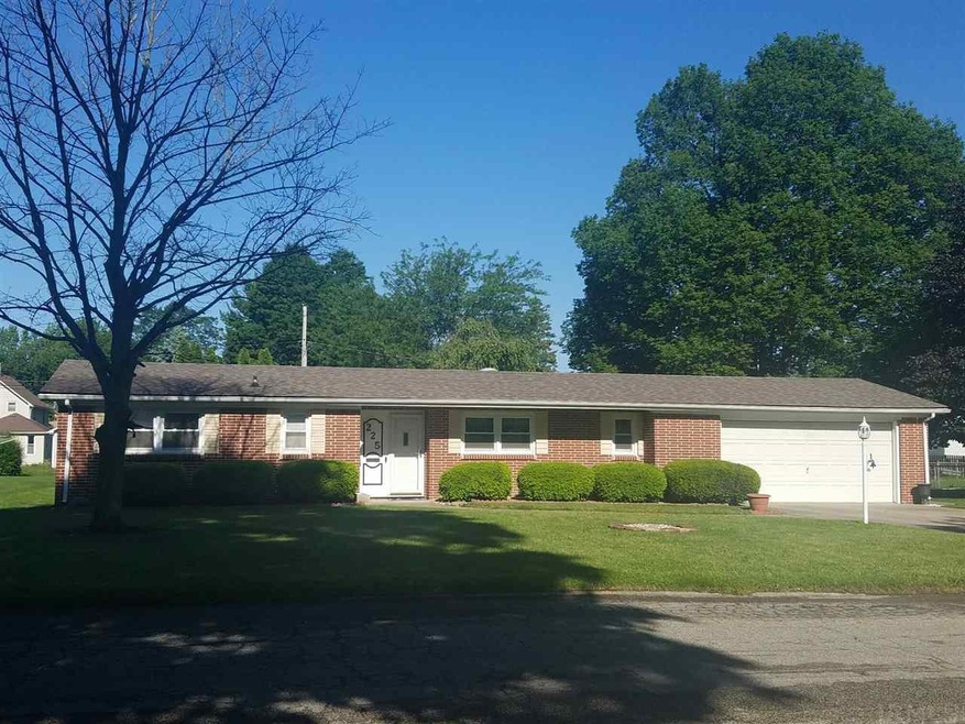 225 S Division St, Auburn, IN 46706 - photo 1