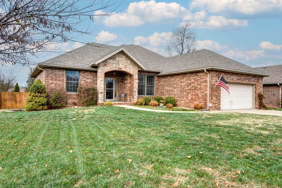 887 Dustin Ln, Nixa, MO 65714 - photo 1