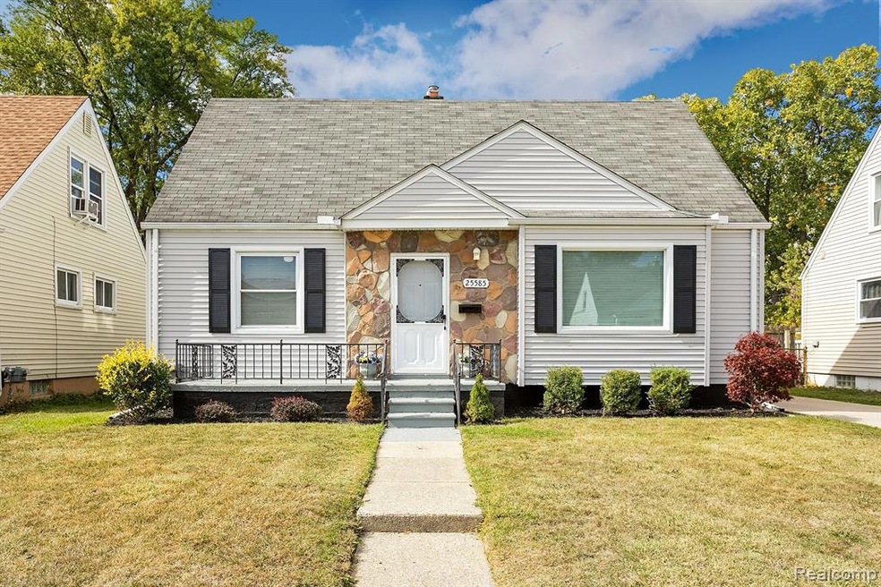 25585 Wiseman St, Roseville, MI 48066 - photo 1