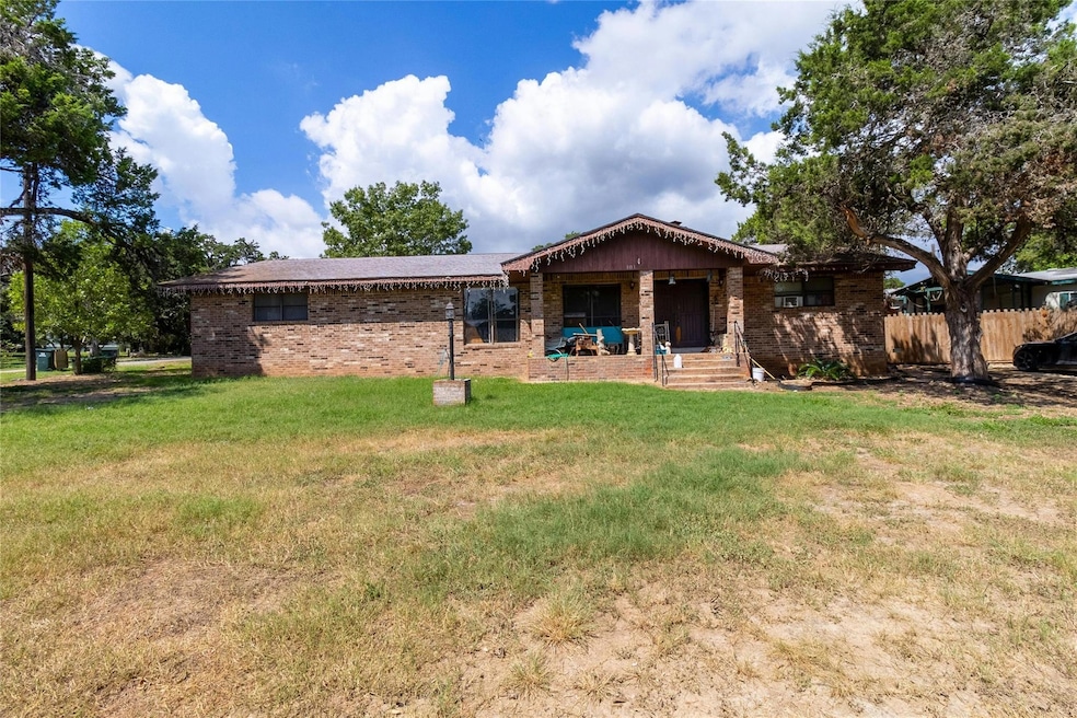 101 Edgemont Dr, San Marcos, TX 78666 - photo 1