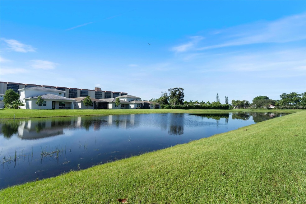 7290 Kinghurst 108 Dr unit 108, Delray Beach, FL 33446 - photo 1