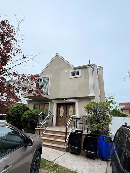 75-22 190th St, Flushing, NY 11366 - photo 1