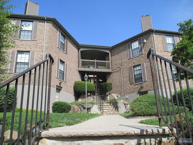 181 Long Hill Rd unit 11-5, Little Falls, NJ 07424 - photo 1