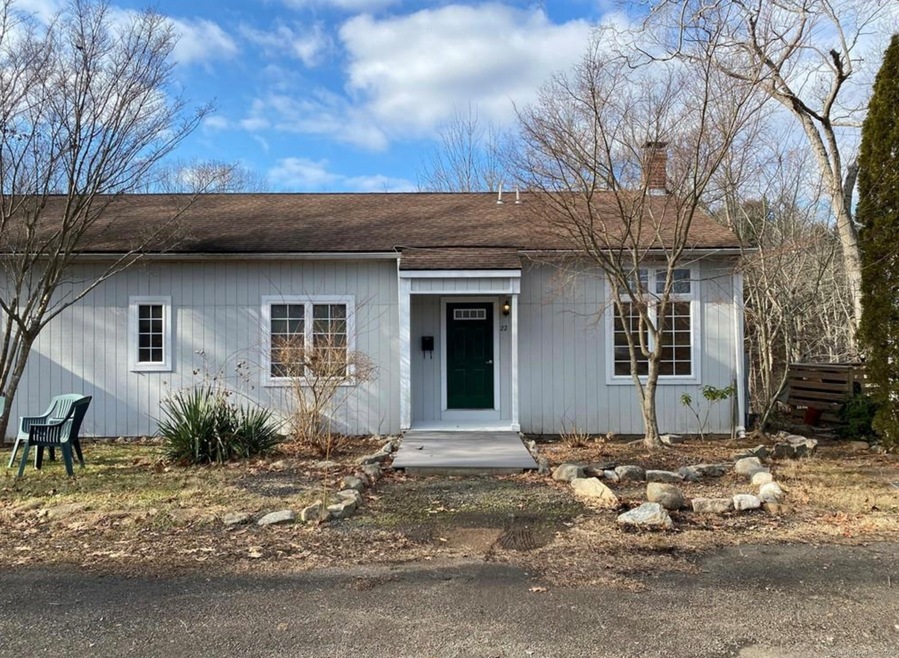 70 Hubbard Rd, Guilford, CT 06437 - photo 1