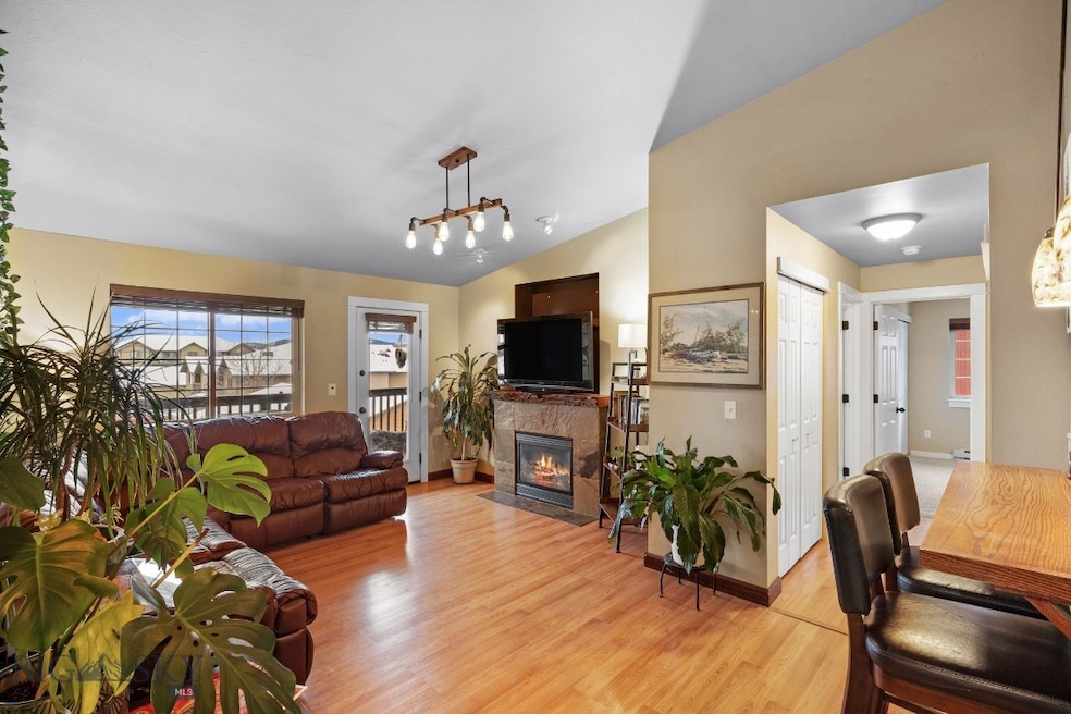 Welcoming top floor condo unit.