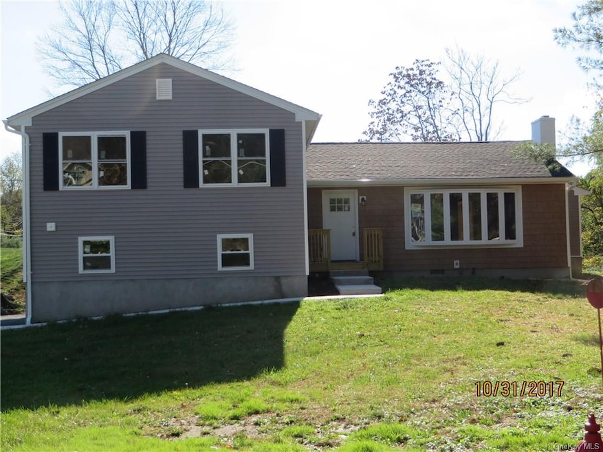 25 Dublin Ln, Poughkeepsie, NY 12603 - photo 1