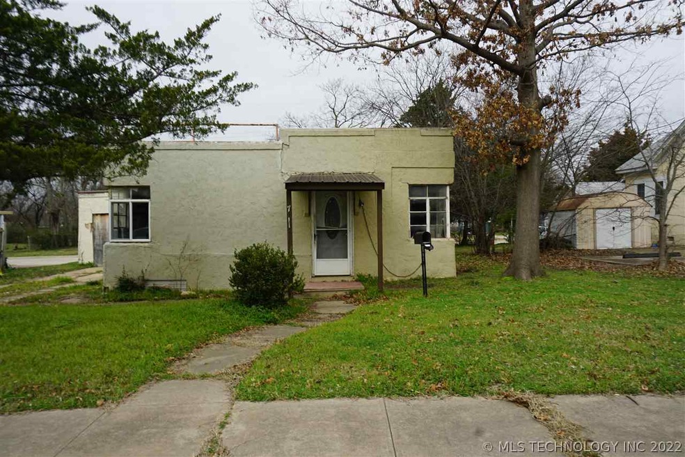 711 Hargrove St, Ardmore, OK 73401 - photo 1
