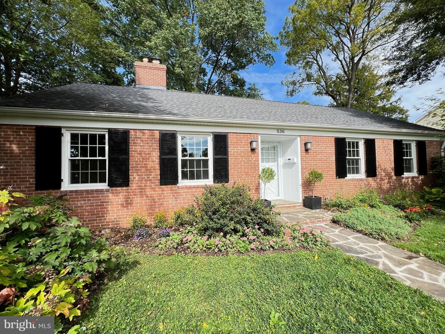 536 Piccadilly Rd, Towson, MD 21204 - photo 1