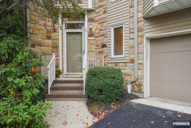 38 Clarken Dr unit 38, West Orange, NJ 07052 - photo 1