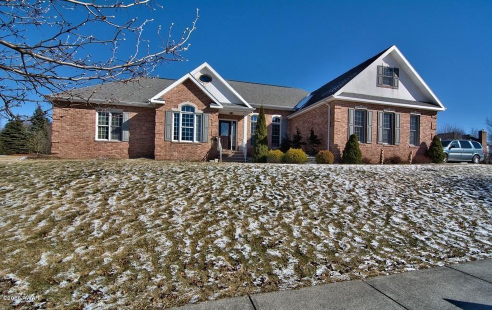 502 Sunrise Blvd, Moscow, PA 18444 - photo 1